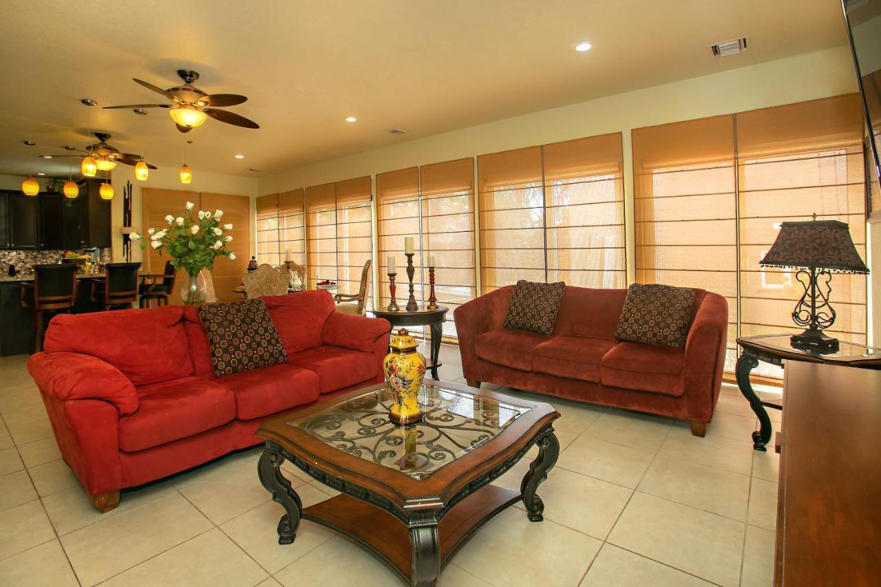 Acomodação com café da manhã  Beach House Luxury Vacation - Paradise Has 2 Private Master Suites Ocean & Garden View *